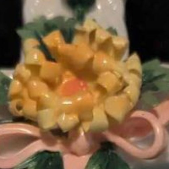 Vintage November Birth Flower Chrysanthemum Cross. Enseco - Picture 1 of 8